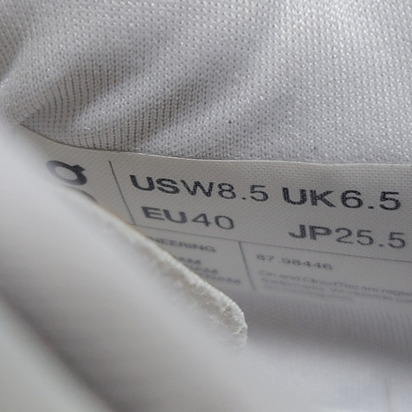 On Cloud Cloudrift White/ Sand Size 8.5. - Picture 15 of 15